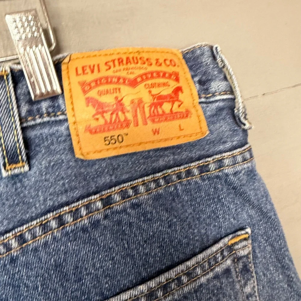 Levis‎ 550 Relaxed Fit Tapered Leg Medium Wash Blue Denim Jeans 44x30 01550-4886